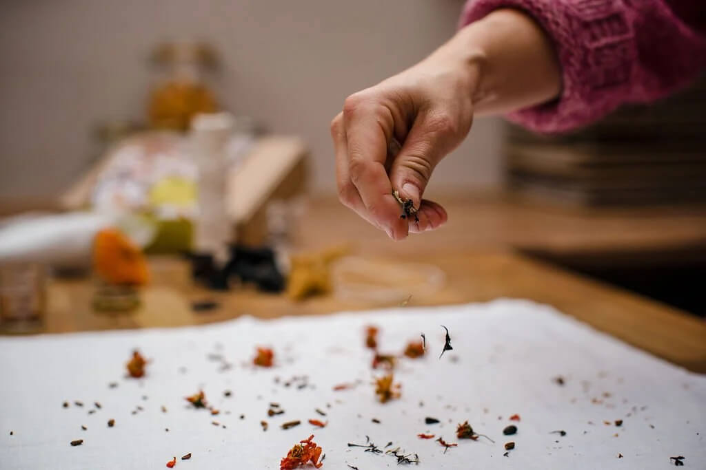 The Importance of Scouring and Mordanting in Natural Dyeing: Your Guide to Vibrant, Long-Lasting Colours